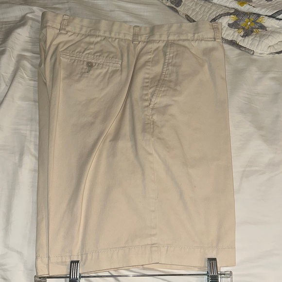 Roundtree Yorke, size 40 worn couple times, cream color - Picture 1 of 1